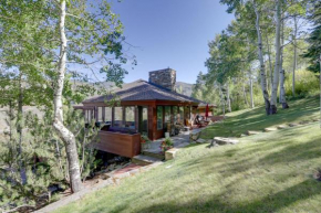 Vail Treehouse and Hot Tub, Sauna and Mtn Views